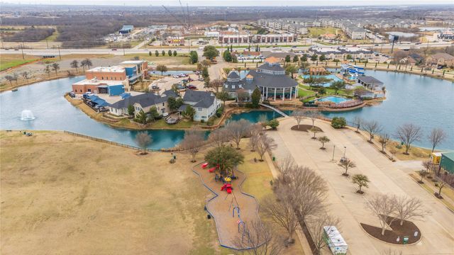 1500 Chestnut Drive, Savannah, TX 76227