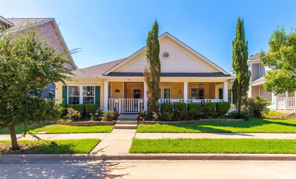 1500 Chestnut Drive, Savannah, TX 76227