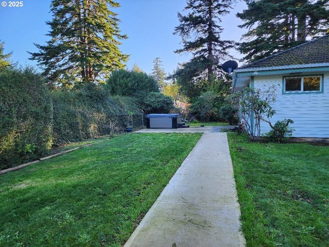 2605 PORT ORFORD LOOP Rd, Port Orford, OR 97465