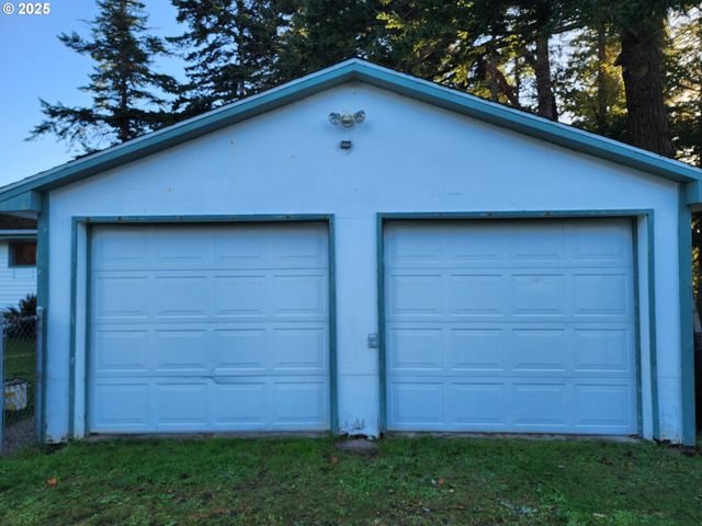 2605 PORT ORFORD LOOP Rd, Port Orford, OR 97465