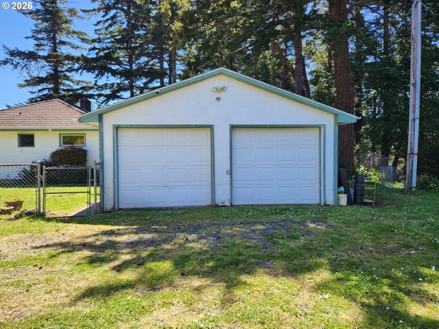 2605 PORT ORFORD LOOP Rd, Port Orford, OR 97465