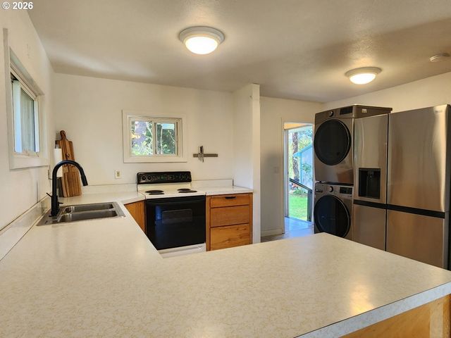 2605 PORT ORFORD LOOP Rd, Port Orford, OR 97465