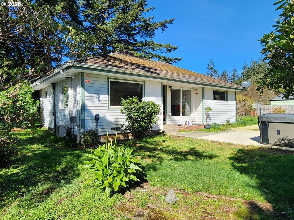 2605 PORT ORFORD LOOP Rd, Port Orford, OR 97465
