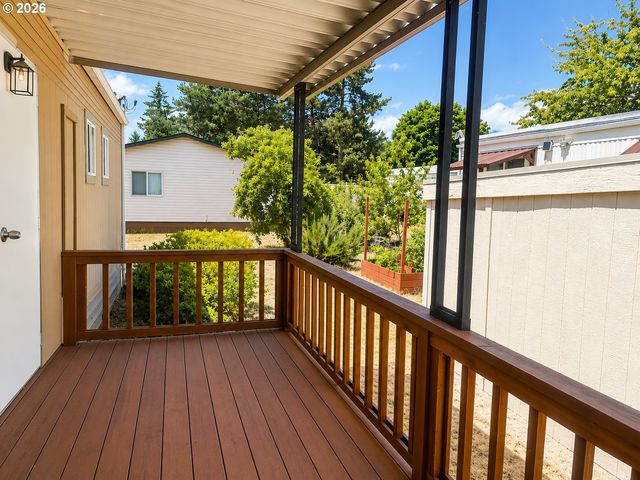 1501 N HAYDEN ISLAND Dr, Portland, OR 97217