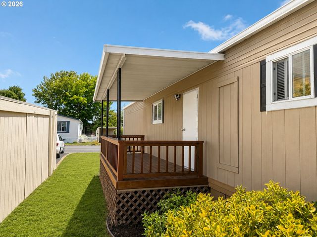 1501 N HAYDEN ISLAND Dr, Portland, OR 97217