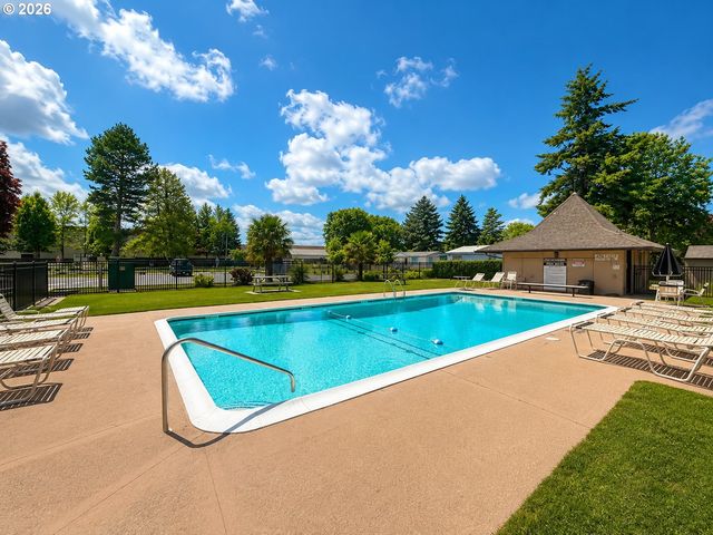 1501 N HAYDEN ISLAND Dr, Portland, OR 97217