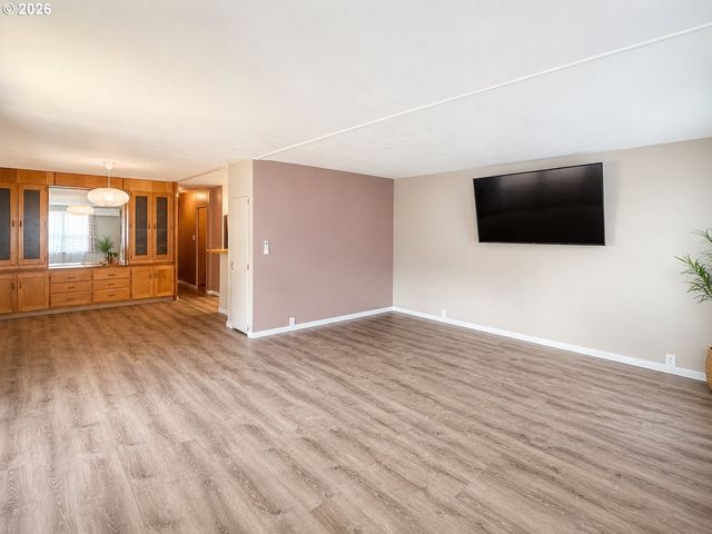 1501 N HAYDEN ISLAND Dr, Portland, OR 97217