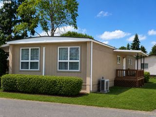 1501 N HAYDEN ISLAND Dr, Portland, OR 97217