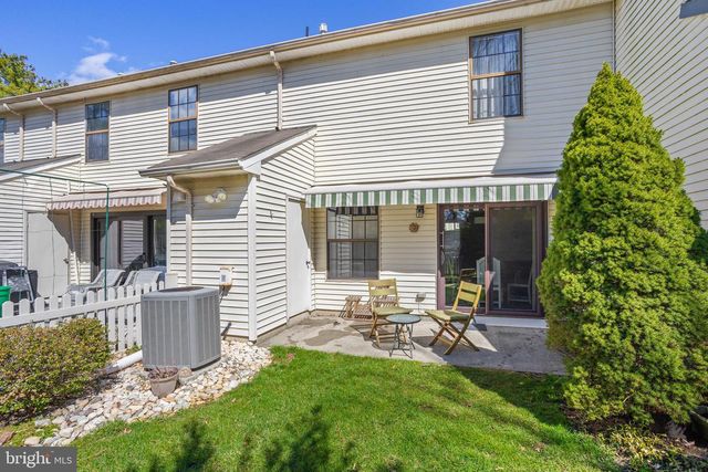 4 CARLYLE CT, Robbinsville, NJ 08691