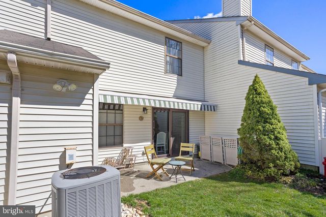 4 CARLYLE CT, Robbinsville, NJ 08691