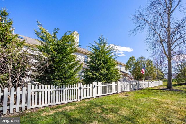 4 CARLYLE CT, Robbinsville, NJ 08691