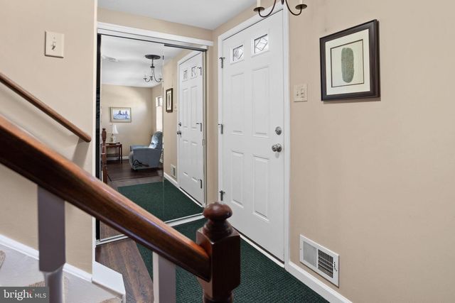 4 CARLYLE CT, Robbinsville, NJ 08691