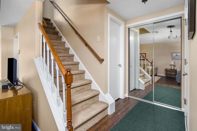 4 CARLYLE CT, Robbinsville, NJ 08691