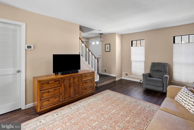 4 CARLYLE CT, Robbinsville, NJ 08691