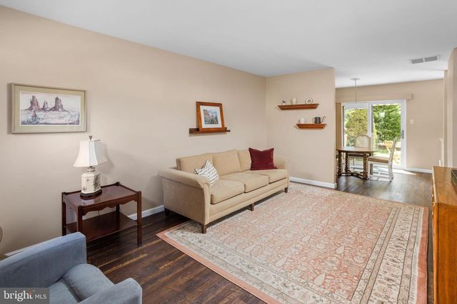 4 CARLYLE CT, Robbinsville, NJ 08691