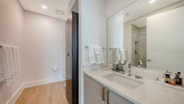 540 N TAMIAMI TRAIL 701, Sarasota, FL 34236