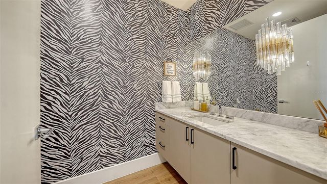 540 N TAMIAMI TRAIL 701, Sarasota, FL 34236