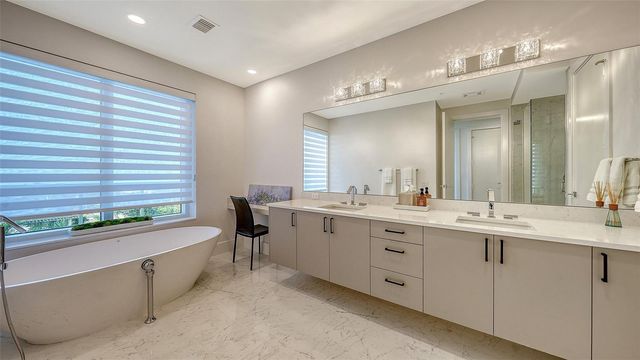 540 N TAMIAMI TRAIL 701, Sarasota, FL 34236