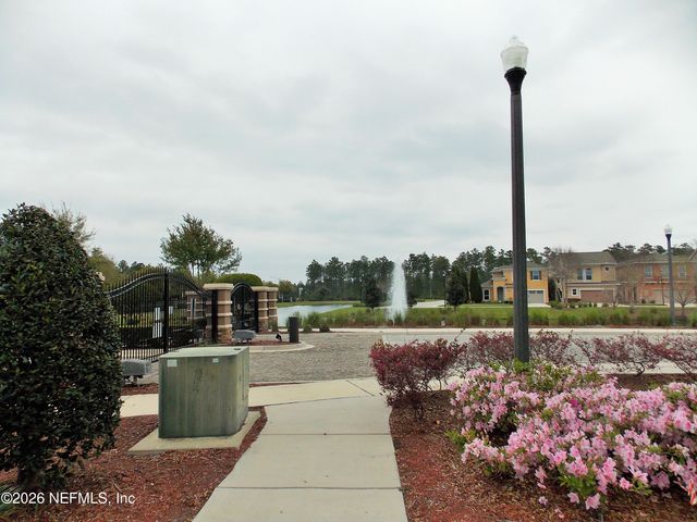 6212 CLEARSKY Drive, Jacksonville, FL 32258