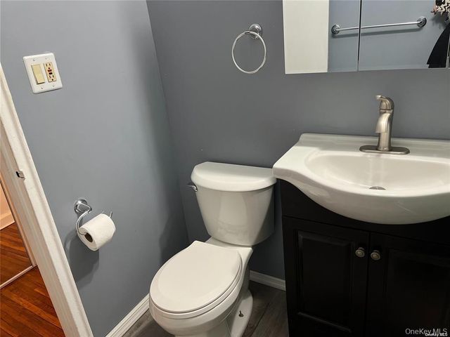 1069 Fenwood Drive 1, Valley Stream, NY 11580