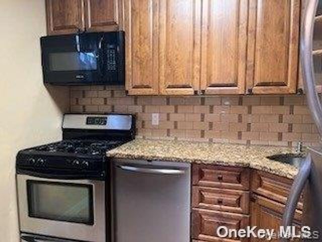 1069 Fenwood Drive 1, Valley Stream, NY 11580