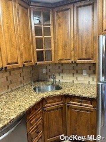 1069 Fenwood Drive 1, Valley Stream, NY 11580
