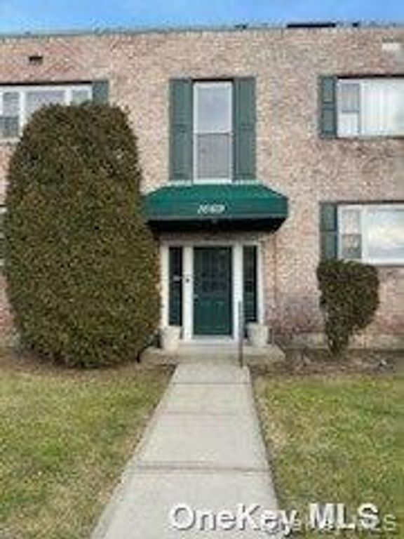 1069 Fenwood Drive 1, Valley Stream, NY 11580