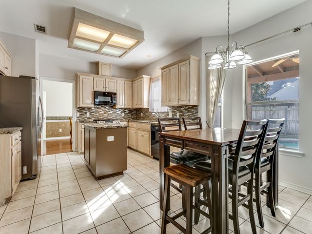 2704 River Forest Court, Bedford, TX 76021