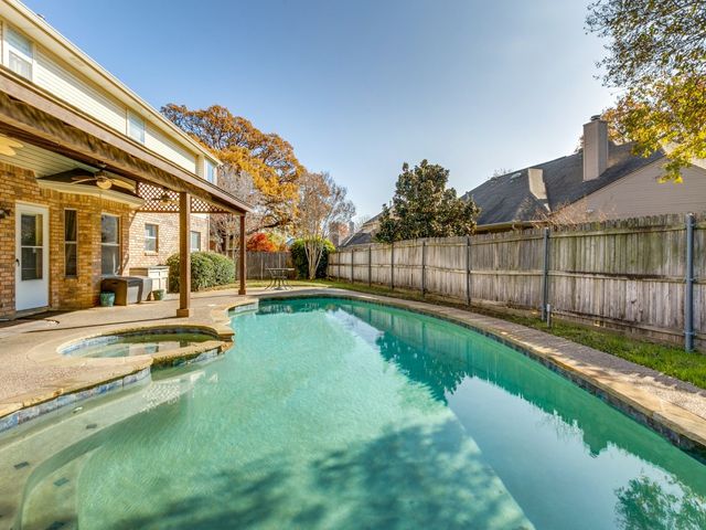 2704 River Forest Court, Bedford, TX 76021