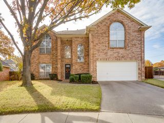 2704 River Forest Court, Bedford, TX 76021