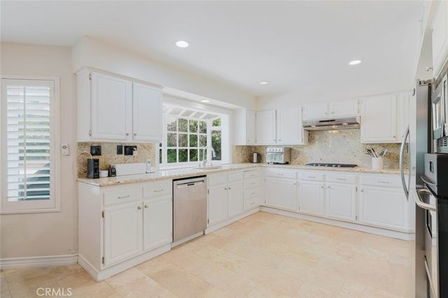 29049 Acanthus Court, Agoura Hills, CA 91301