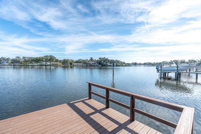 2800 COFFEE POT BOULEVARD NE, St Petersburg, FL 33704