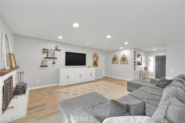 915 Auburndale, Corona, CA 92878