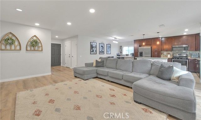 915 Auburndale, Corona, CA 92878