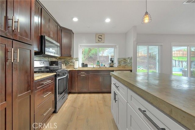 915 Auburndale, Corona, CA 92878