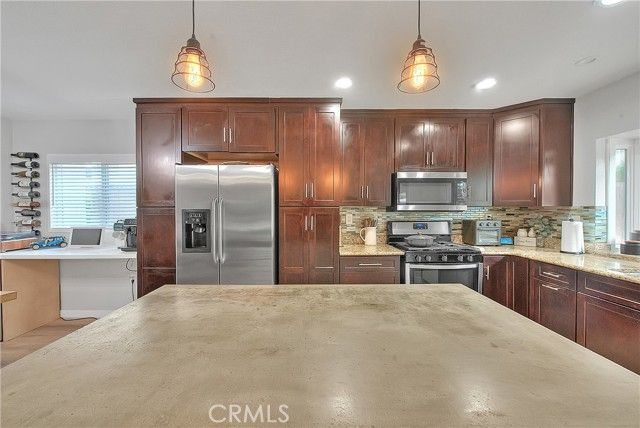 915 Auburndale, Corona, CA 92878