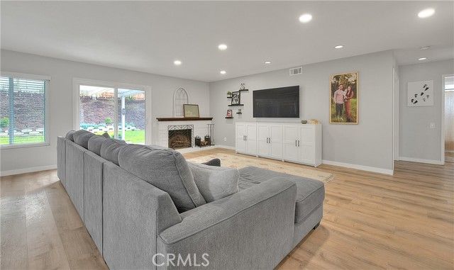 915 Auburndale, Corona, CA 92878