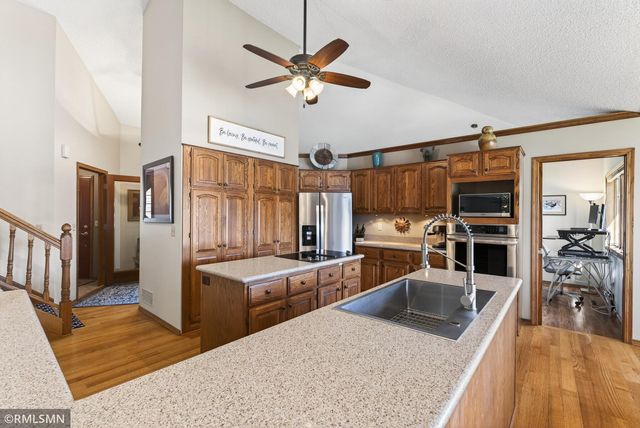 5266 Lakeview Avenue, White Bear Twp, MN 55110