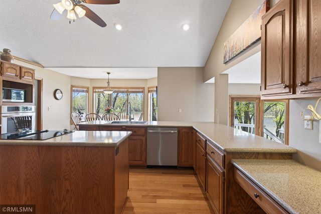 5266 Lakeview Avenue, White Bear Twp, MN 55110