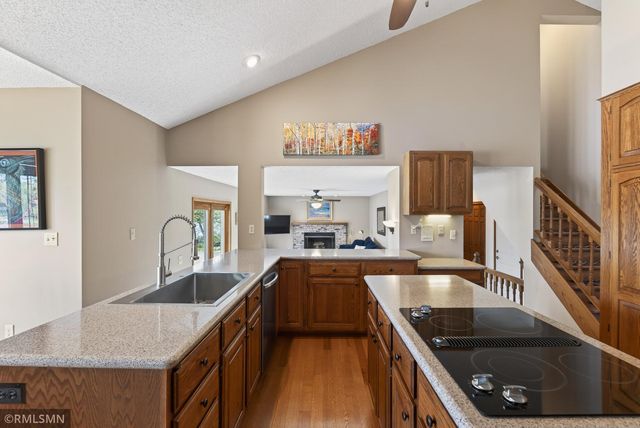5266 Lakeview Avenue, White Bear Twp, MN 55110