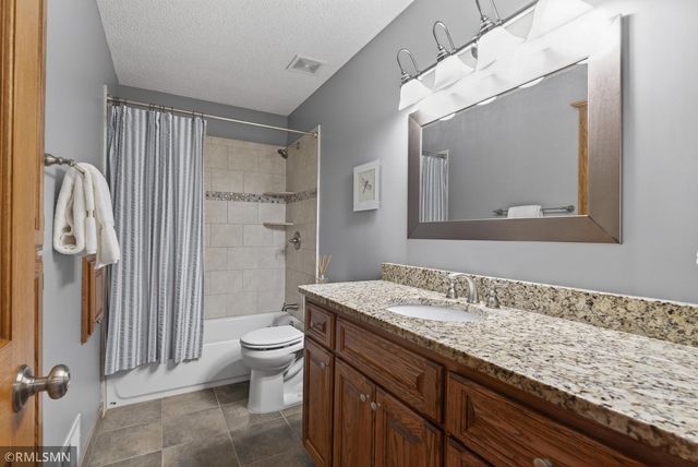 5266 Lakeview Avenue, White Bear Twp, MN 55110