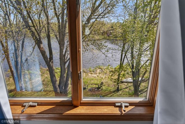 5266 Lakeview Avenue, White Bear Twp, MN 55110