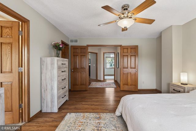 5266 Lakeview Avenue, White Bear Twp, MN 55110