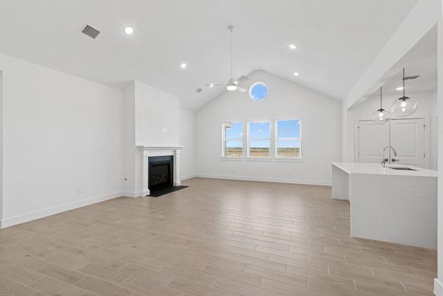 221 Dunovant Drive, Sealy, TX 77474