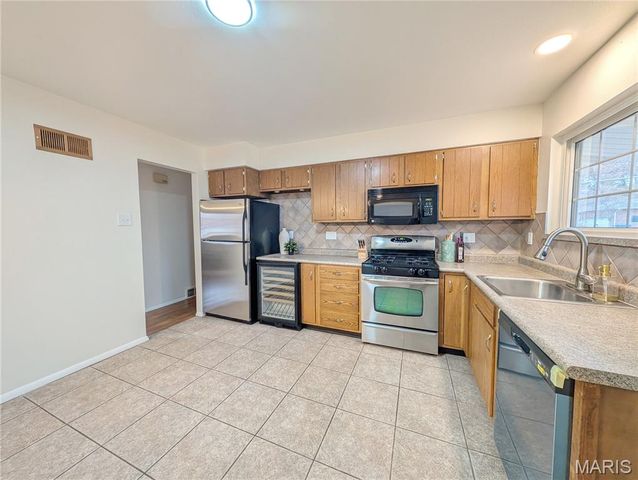 1305 Burning Tree Drive, Florissant, MO 63033