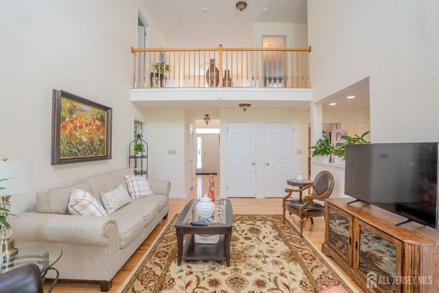 26 Kinglet Drive S, Plainsboro, NJ 08512