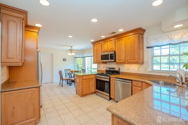26 Kinglet Drive S, Plainsboro, NJ 08512