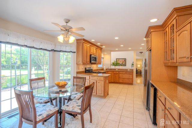 26 Kinglet Drive S, Plainsboro, NJ 08512