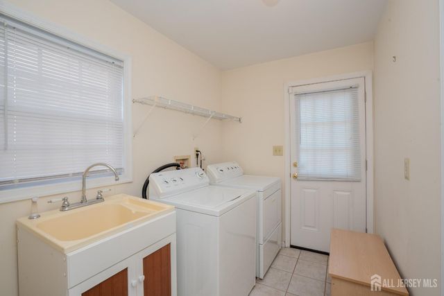26 Kinglet Drive S, Plainsboro, NJ 08512