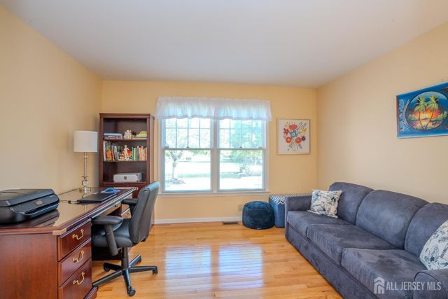 26 Kinglet Drive S, Plainsboro, NJ 08512